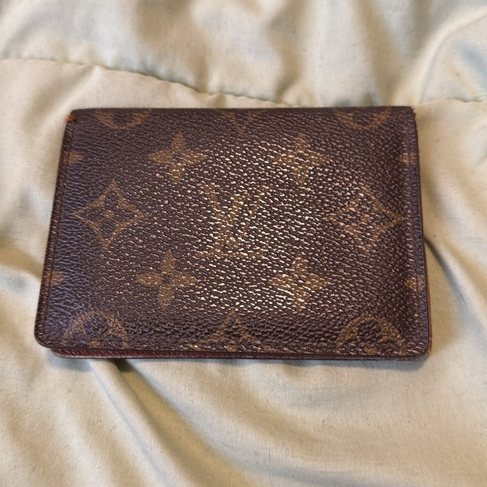 Authentic Louis Vuitton monogram canvas ID holder - Picture 2 of 8